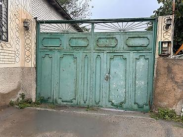 Ремонт и строительство: Б/у Железо Дворовые ворота, Распашные, Механические, С дверью, цвет - Зеленый — 3