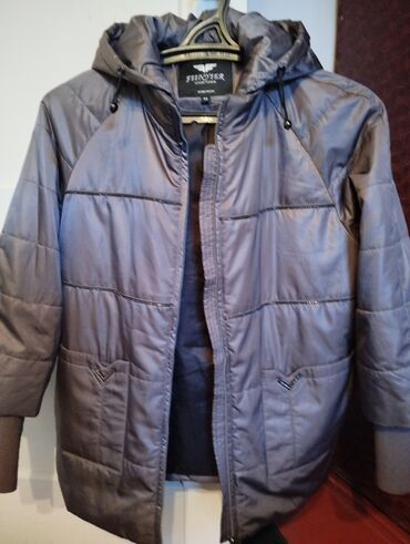 демисезон курточка турция: Продается лёгкая, весенняя курточка, кофейного цвета.Размер 50-52