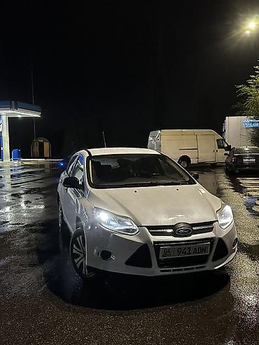 Ford Focus: 2013 г., 1.6 л, Механика, Бензин, Хэтчбэк