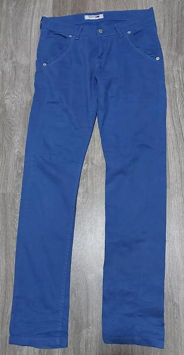 farmerice s: Plave pantalone – klasičan kroj - Boja: intenzivno plava - Kroj — 1