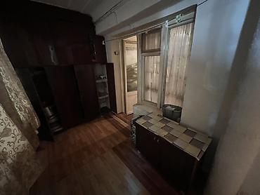 Mənzillər: Satılır: Zirzəmi səviyyəsində yerləşən 1 otaqlı mənzil Təsvir: - — 8