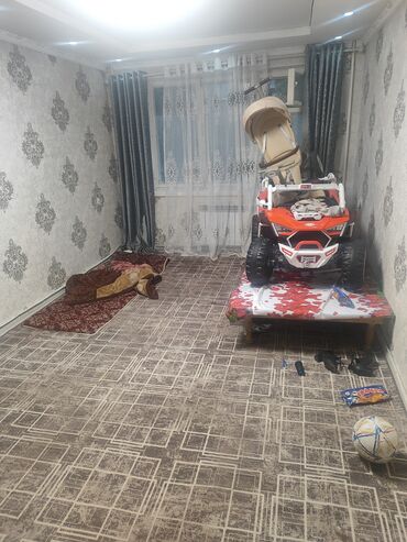 аренда квартир эне сай: 3 комнаты, 58 м², 104 серия, 1 этаж, Старый ремонт