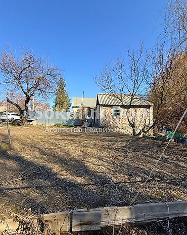 Продажа коттеджей и домов: 🏠Продаётся дом в с. Сокулук 🟡Комнаты: 4 🟡Участок: 7,14 соток — 5