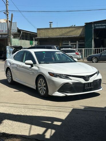 Toyota: TOYOTA CAMRY 70 в родном окрасе Цвет Белый Объем двигателя 2.5 vvt-i
