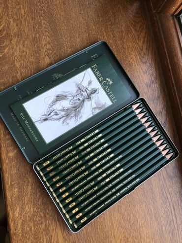 Digər ofis ləvazimatları: Tezzedi…. Faber-Castell markasının Castell 9000 qrafit karandaş