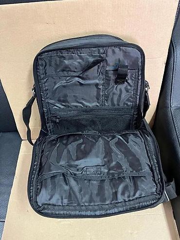 Torbe: Crna torba preko ramena sa više pregrada - Materijal: izdržljiva — 3