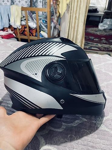 Шлемы: Продаю шлем полноразмерный мотоциклетный шлем с затемнённым визором — 4