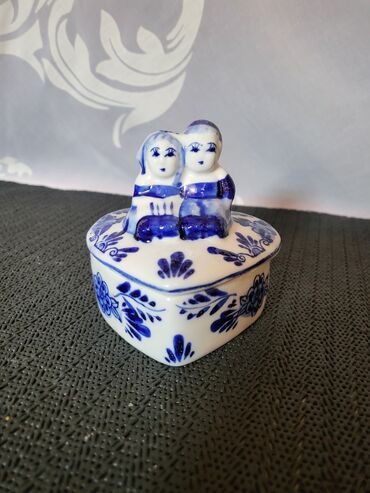 Figure: Figura, bоја - Šareno, Novo — 2