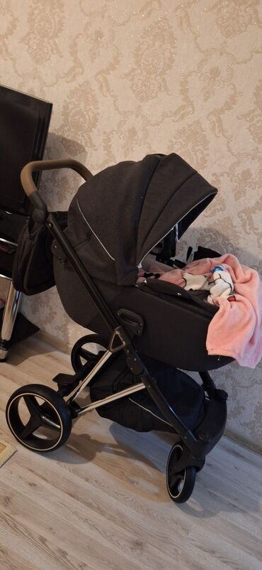 adamex bebek arabası: Çıxarıla bilən beşikli araba, Cins: Qız, Yaş: <1 ay