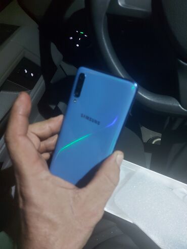 Samsung: Samsung Galaxy A70, 128 GB, bоја - Svetloplava, Dual SIM — 1