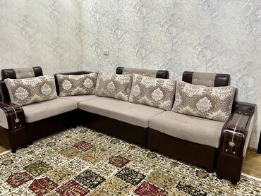 угловой диван для кухни: Угловой диван, цвет - Бежевый, Б/у
