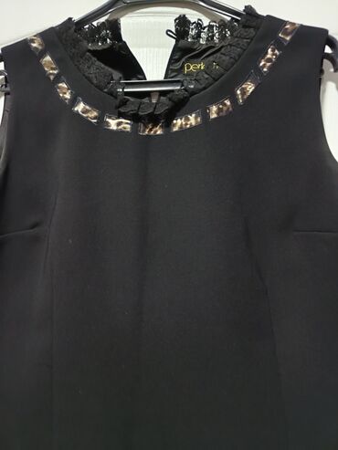 Dəstlər, kostyumlar: İkili 20 AZN pencək mayka 
44,46 razmer — 9