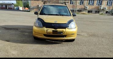 Транспорт: Toyota Yaris: 2000 г., 1 л, Механика, Бензин, Хэтчбэк