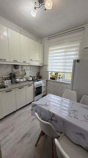 продается 3 комнатная квартира политех: 2 бөлмө, 53 кв. м, 105-серия, 4 кабат, Косметикалык ремонт