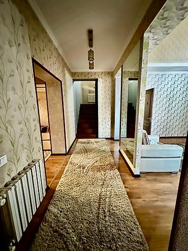 Продажа коттеджей и домов: ПРОДАЕТСЯ ДОМ🏡 В ж/м Учкун, по улице Шабдан Баатыра, на первой линии — 10