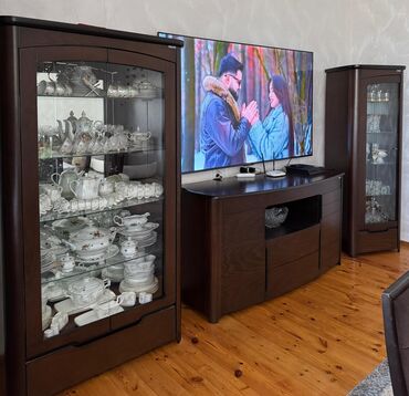 qab skafi: Açılan, 4 qapılı Düz dolab, Stenka