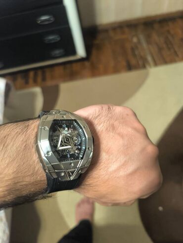 Qol saatları: Yeni, Qol saatı, Hublot, rəng - Qara