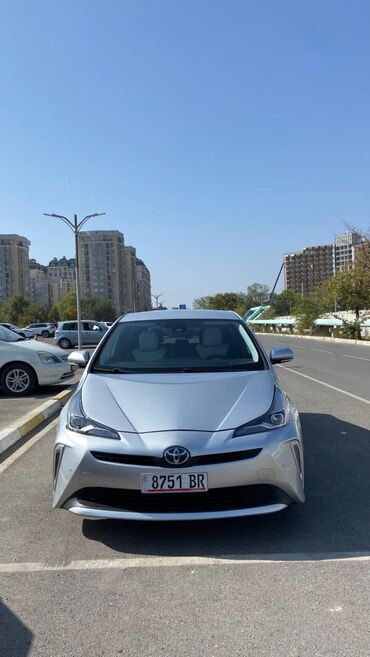 Бамперы и комплектующие: Toyota Prius: 2019 г., 1.8 л, Автомат, Гибрид, Хэтчбэк