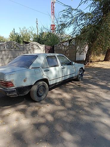 bmw m235i: Mercedes-Benz 190: 1986 г., 2 л, Механика, Седан — 2