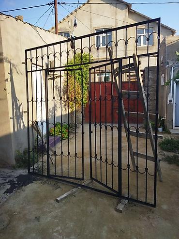 Dəmir darvaza və yan məhəccər komplekti - Material: qalın metal