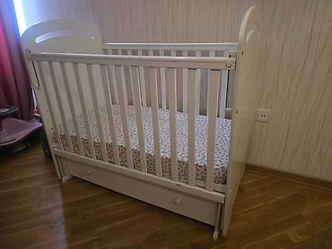 bewiy: Oğlan və qız üçün, İşlənmiş, Dördbucaq, Beşik, Dəstsiz, Matras ilə, Yellənmə mexanizmsiz — 1