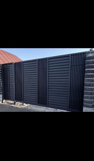 Распашные ворота: Металлические распашные ворота с калиткой (модульные панели) - — 38