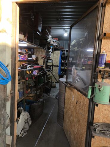 Склады и мастерские: Продается действующая СТО в г. Токмок на пересечении Советской и — 11