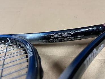 Rekviziti za vežbanje: Wilson Hammer 7.4 Stretch – teniski reket sa torbom - Model: Wilson — 6