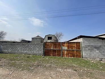 Продажа коттеджей и домов: Продаётся жилой дом с участком. Сарай для скота, подвал,участок 10 — 17