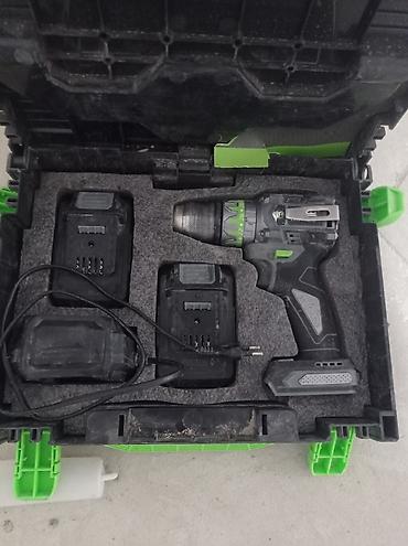 запчасти на перфоратор: Аккумуляторная дрель‑шуруповёрт в кейсе Комплектация: - — 1