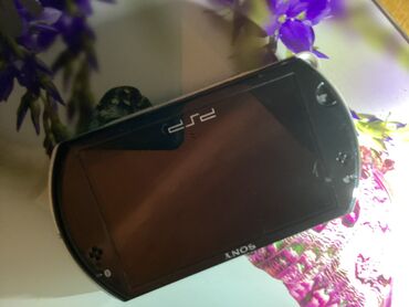 playstation işlənmiş: Psp go,yaxsi veziyyetdedir,2009 model,ekranda xırda cızıqlar