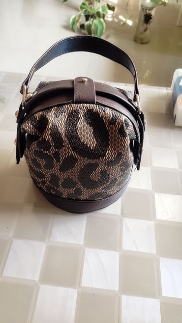 Классические сумки: Классическая сумка, Корея, Материал: Бархат, Застежка на молнии, Моющийся материал, Оригинал, Женские, Новый at lalafo.kg — 13 Классические сумки: Классическая сумка, Корея, Материал: Бархат, Застежка на молнии, Моющийся материал, Оригинал, Женские, Новый — 13