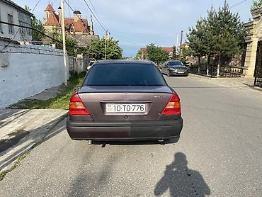 masinlar vaz: Mercedes-Benz C 180: 1.8 l | 1995 il Sedan — 4