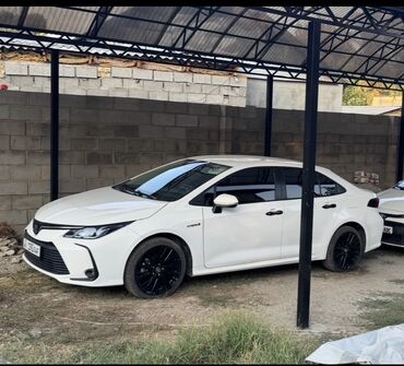 авто в аренду с последующим выкупом бишкек: Toyota Corolla: 2019 г., 1.8 л, Вариатор, Гибрид, Седан
