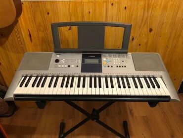 Синтезаторы: Yamaha PSR-E323 + стойка, аккомпанемент, чувствительные клавиши, в