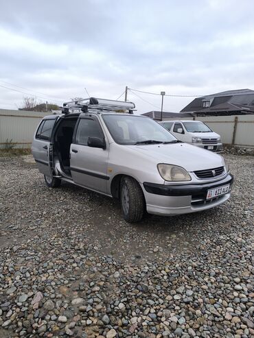 Toyota: Toyota Raum: 2002 г., 1.5 л, Автомат, Бензин, Хэтчбэк