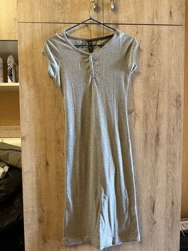 Ziyafət donları: Məhsul: 2 ədəd ziyafət/gecə geyimi 1) Yaşıl-qaranlıq tonlarda uzun — 8