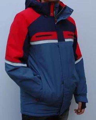 Zimske jakne: Muška zimska jakna sa kapuljačom - Boje: teget, crvena i siva/plava — 10