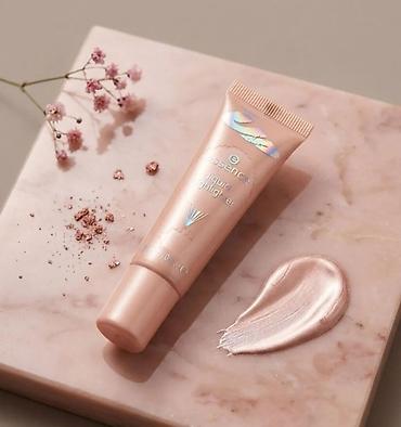 Essence Liquid Highlighter – tečni hajlajter u tubi - Tekstura