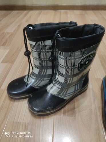 резиновая обувь: С Германии! Детские резиновые сапоги, в дождь супер не промокаемые 🔥