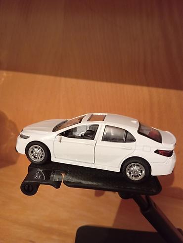 hot wheels formula 1: Məhsul: Toyota sedan maketi (miqyaslı model) - Rəng: ağ - Korpus — 3