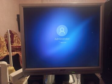 Masaüstü kompüterlər və iş stansiyaları: Masaüstü kompüter komplekti Tərkib: - Sistem bloku: qabaq paneldə 2x — 5