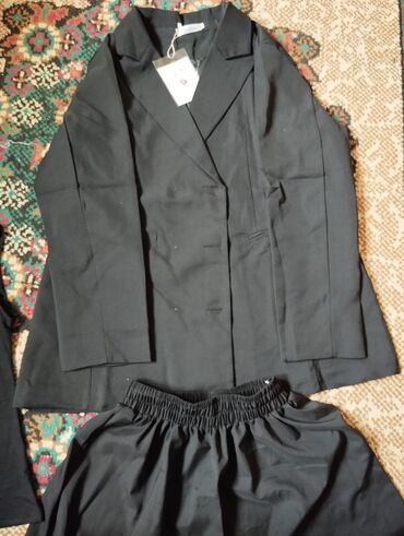 парная одежда: Женская одежда пиджак юбка и майка с воротником подойдёт для размера