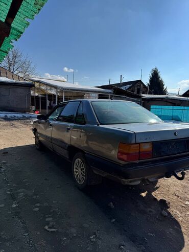 Audi: Audi 100: 1987 г., 1.8 л, Механика, Бензин, Седан