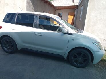 продаю авто тайота: Toyota ist: 1.3 л, Автомат, Бензин, Хэтчбэк