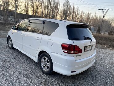 Toyota: Toyota Ipsum: 2002 г., 2.4 л, Автомат, Газ, Минивэн