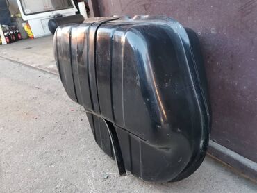 Auto delovi: Rezervoar Lada 7 Riva. Polovno, ocuvano. Skinuto sa rastavljenog — 3