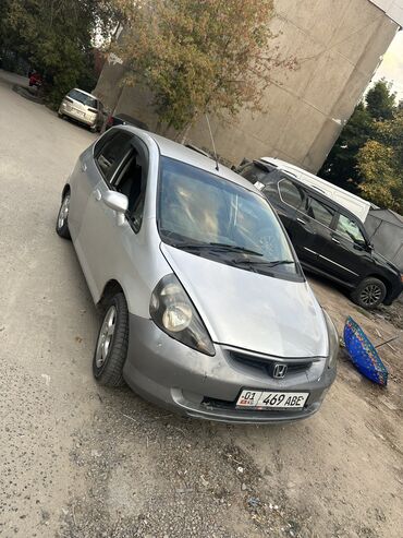 набор ключей для автомобиля б у: Honda Fit: 2002 г., 1.3 л, Автомат, Бензин, Купе