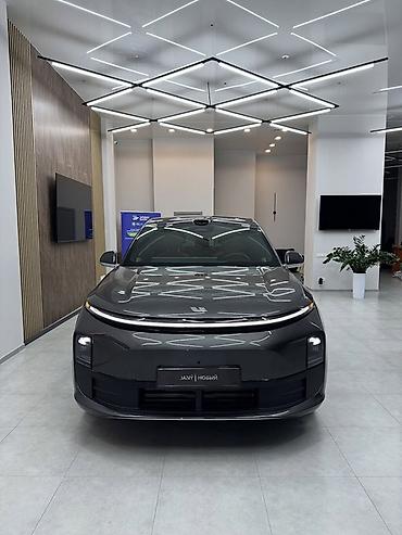 kaiyi e5: Lixiang L6: 2025 г., 1.5 л, Автомат, Гибрид, Кроссовер — 2