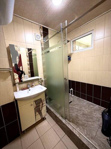 Посуточная аренда квартир: 6 комнат и более, Банные принадлежности, Бронь, Постельное белье — 16